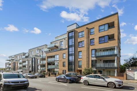 1 bed flat for sale Montmorency House, London N11