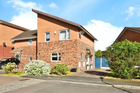 Altrincham, WA15 - property photo