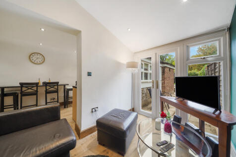 Reception Room V1