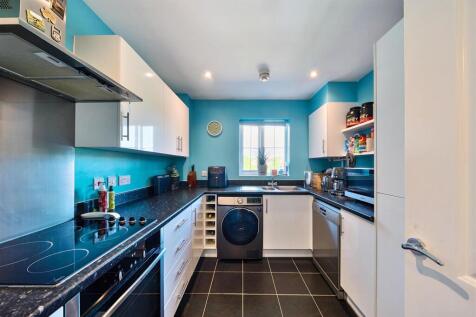St Mawes Close - Kitchen 3.jpg