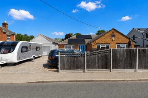 3 bed bungalow for sale New Captains Road, West M