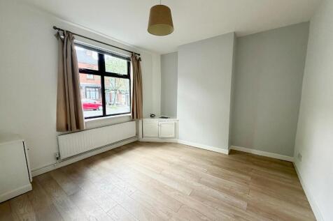 Albert Street, Newcastle-Under-Lyme, ST5 photo 4