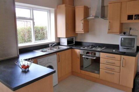 3-bed terraced on Hoyland Avenue, Dunkirk NG7, £1,755/mo