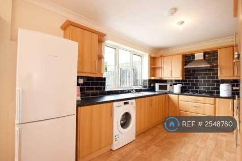Clean Spacious Kitchen Diner