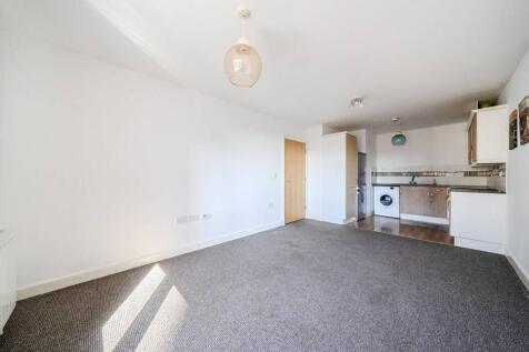 London, W3 - property photo