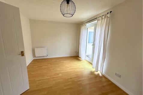 Brunswick Place Rayleigh SS6 photo 3