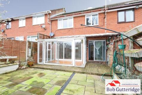 ENCLOSED REAR GARDEN