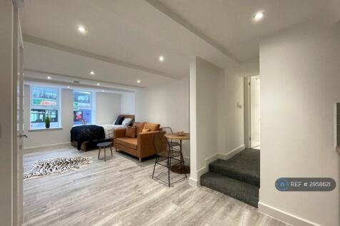 Bedroom/Living Area
