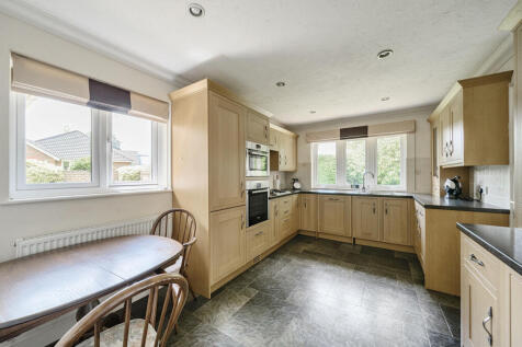 1290760-3-682b184...