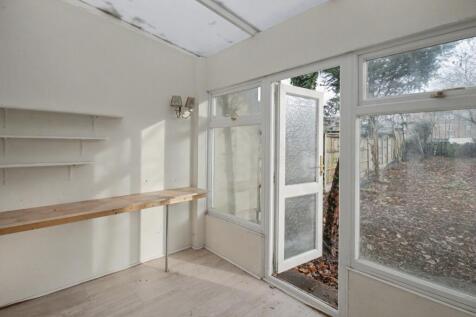 10 Mundon Gardens, Ilford, IG1 4AH