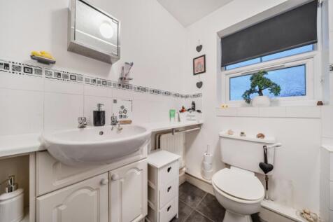 1388050-37-693b488ec1018-ARW