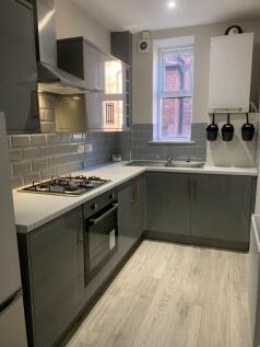 2-bed flat on Livingston Drive North, Liverpool, Merseyside, L17, £1,195/mo