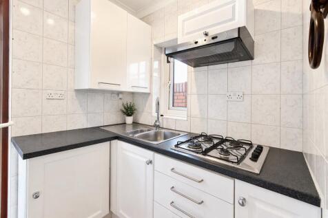 Standard Road, Hounslow, TW4 photo 5