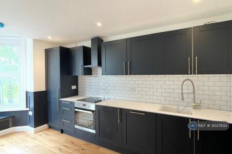 2-bed flat on Woodbridge Road, Guildford, GU1, £1,950/mo