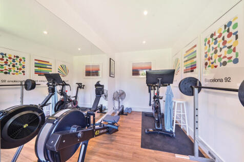 1311005-20-684b49...