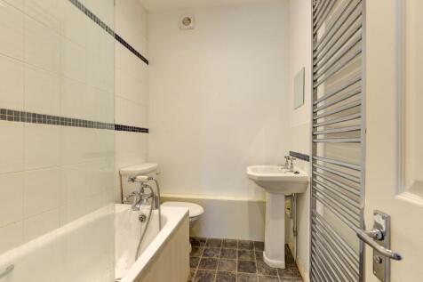 183 Elm Grove Bathroom (3)