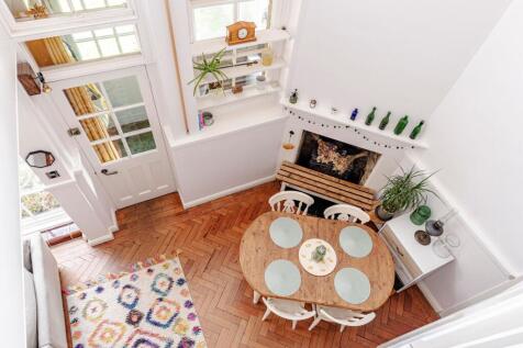 Kitchen/Living/Dining Room (11)