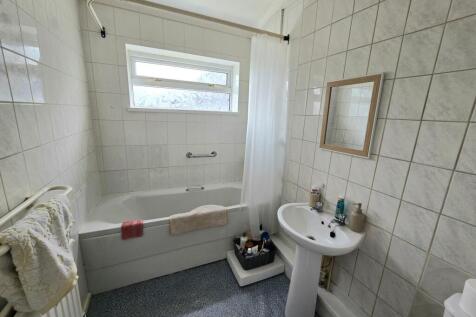 DOWNSTAIRS BATHROOM
