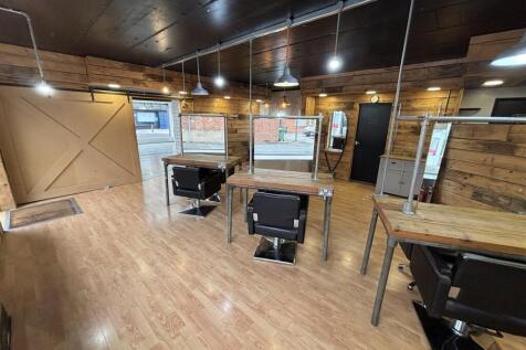 Commercial Property to rent Image 11