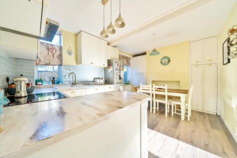 Kitchen diner