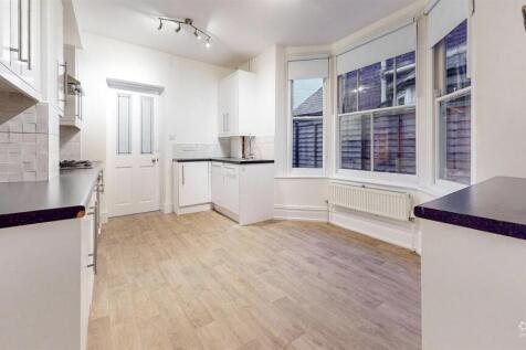 Kitchen-Defurnished.jpg