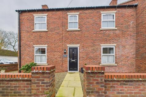 A Modern Three Bedroom End Terrace House - To Ren