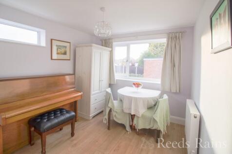 Bedroom Three/Dining