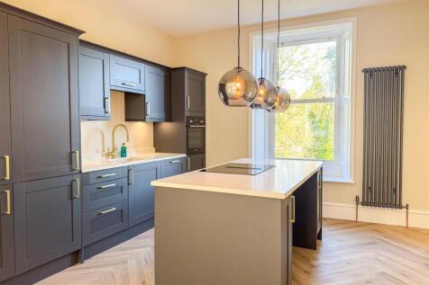 Family/Kitchen/Lounge