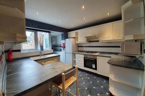 103 Greenwood Court, Upper Holly Walk, Leamington Spa photo 2