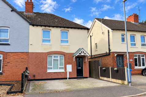 2-bed semi-detached on FURNISHED- Addison Road, Desborough, Kettering, £1,050/mo