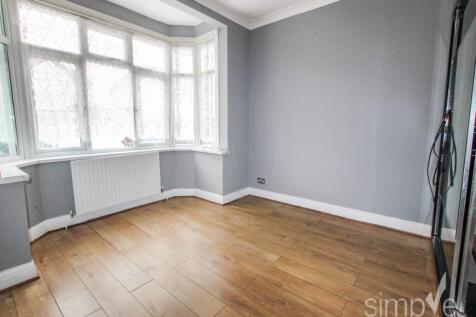Greenland Crescent, Southall, Middlesex photo 4