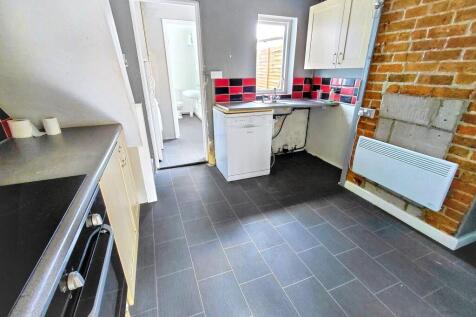 Ipswich Road, Colchester, Essex photo 4