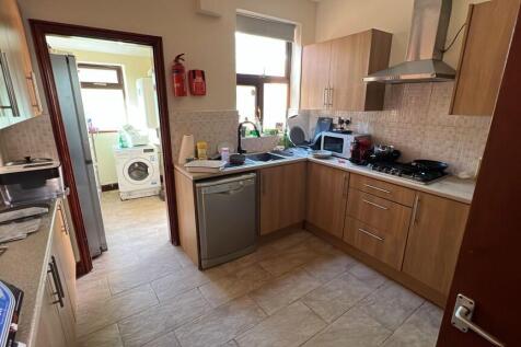Harlaxton Drive, Nottingham, Nottinghamshire, NG7 photo 2