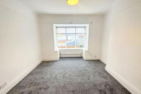 Derby Crescent, Hebburn, Tyne and Wear, NE31 2TP photo 3