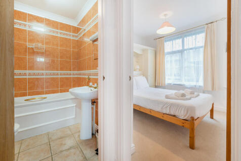 Bathroom/Bedroom ...