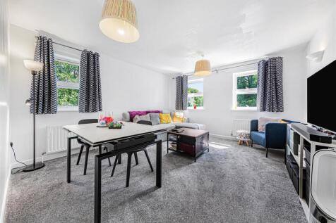 Flat 12, 100 Byegrove Rd, London SW19 2BJ-5.jpg
