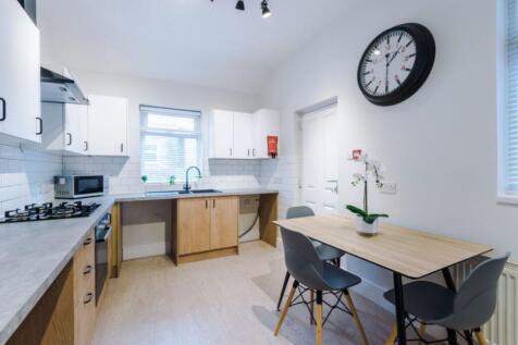 32CR - Kitchen