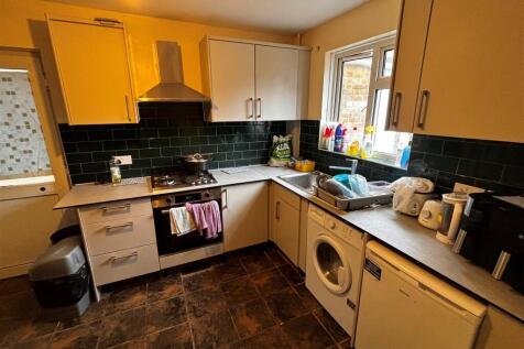 Featherdell, Hatfield photo 3