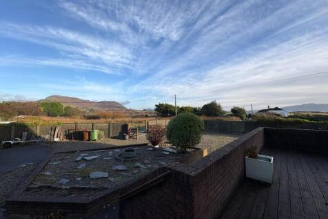 Rear Decorative Garden.JPEG