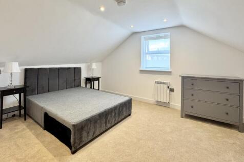  18 Brookmoor House, West Way, Cirencester, Gloucestershire photo 5