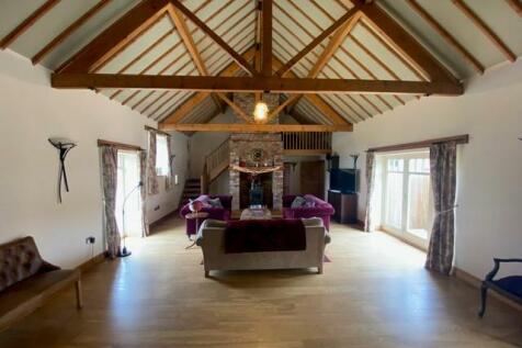 grananry living 3.jpg