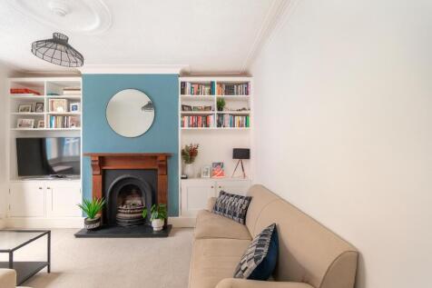 7R1STN - Living Room G.jpg