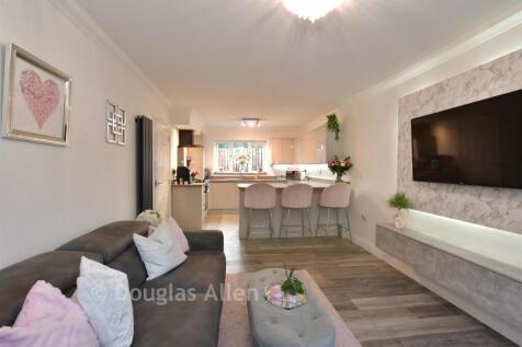 Lounge/Kitchen /Dining Room