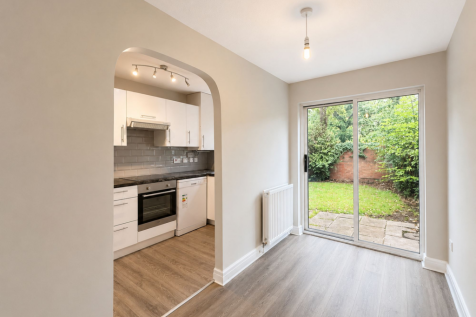 Petworth Close, Manchester, M22 photo 4