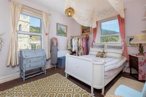 Principal bedroom