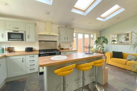 KITCHEN BREAKFAST ROOM
