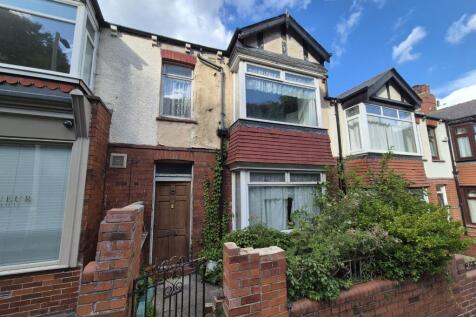Five bedroom terrace house - For sale by auction
