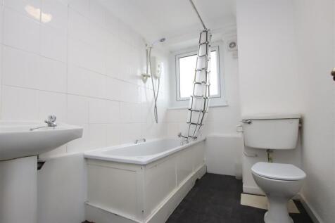 Bathroom.JPG