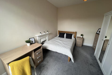 6-bed semi-detached on North Road, West Bridgford, Nottingham, NG2 7NG, £2,730/mo