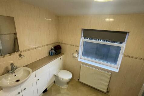 41 Heathcote Street  Shower Room 1.jpg